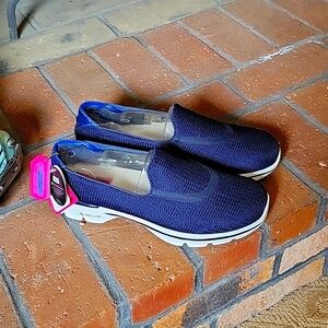 NEW Skecher goga mat sneakers